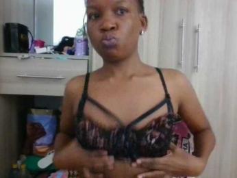 Hotchille webcam model stream image