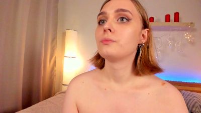 MiaBond_ webcam model stream image