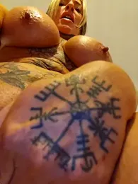 YourMommyBlair webcam model stream image