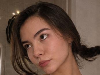 ElleStarling webcam model stream image