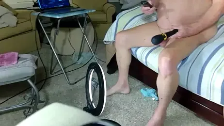 Hornylouisewil webcam stripchat model stream image