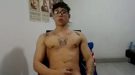 Dillom420 webcam model stream image