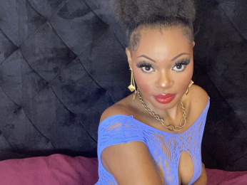 AmaAmivie webcam model stream image