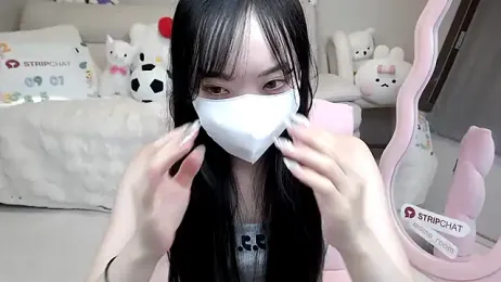 momo_room webcam model stream image