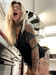 Divina_X_ webcam model stream image