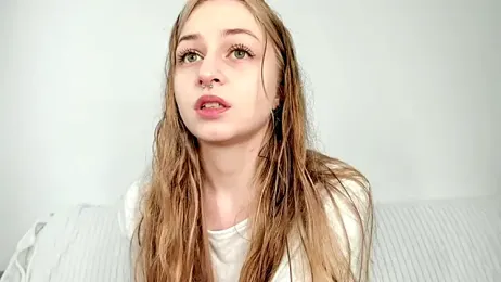 MiaMews webcam model stream image