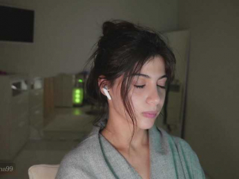 -Madi- webcam bongacams model stream image