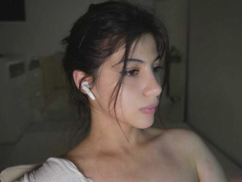 -Madi- webcam bongacams model stream image