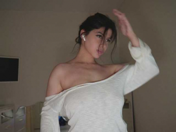 -Madi- webcam bongacams model stream image