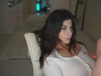 -Madi- webcam bongacams model stream image