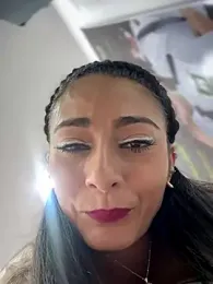 _Bella-Office1 webcam model stream image