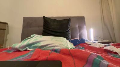 Julou33 webcam model stream image