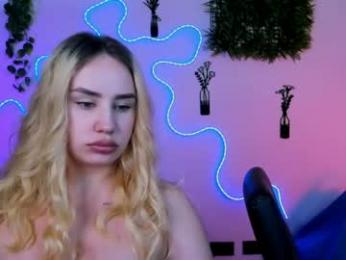 amalialowell webcam model stream image