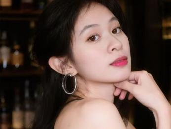 AngeerlXia webcam model stream image