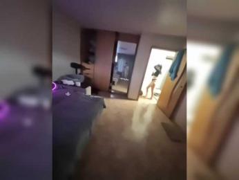 PORNOOWOOW webcam model stream image