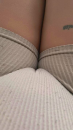 Yennyaurar webcam model stream image