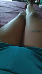 Yennyaurar webcam model stream image