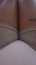 Yennyaurar webcam model stream image