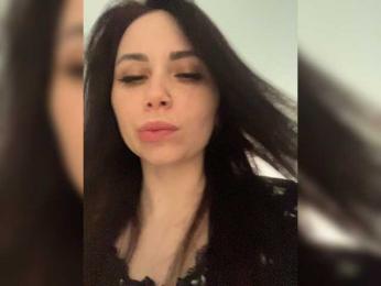 Y_Leiki webcam model stream image