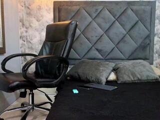 Apolo Rousse webcam model stream image