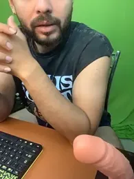 SaltyYoungDaddy webcam model stream image