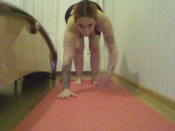 Hotredhead01 webcam model stream image