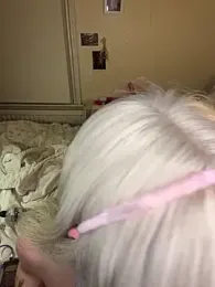 April_LoveUK webcam model stream image