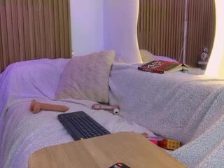 Hana Foster webcam flirt4free model stream image