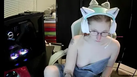 LilyFoxxx webcam model stream image