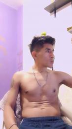 Leonroots webcam model stream image