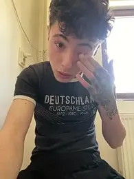 denysio89 webcam model stream image