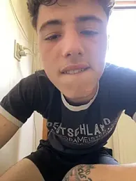 denysio89 webcam model stream image