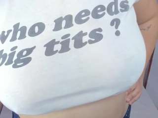 iris-torrez webcam model stream image