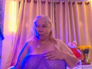 girlamada webcam model stream image