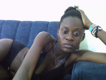 charmychassy27 webcam bongacams model stream image