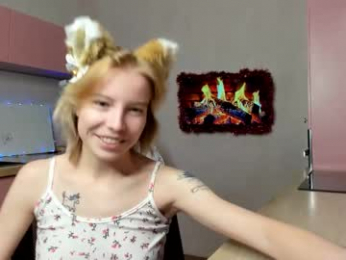 pink_lila18 webcam model stream image