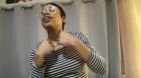 MommyConfident webcam model stream image