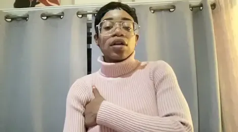 MommyConfident webcam model stream image