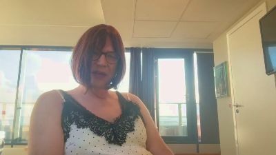 louisetv1 webcam cam4 model stream image