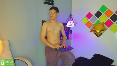 luca_white webcam model stream image