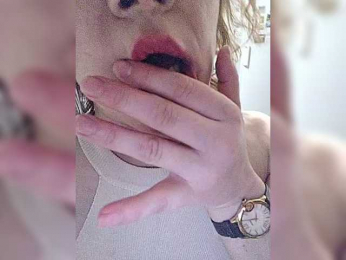 Good-woman webcam model stream image