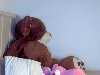 Chloe Bonnet webcam model stream image