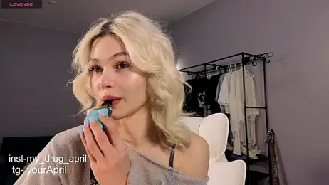 MyApril webcam model stream image