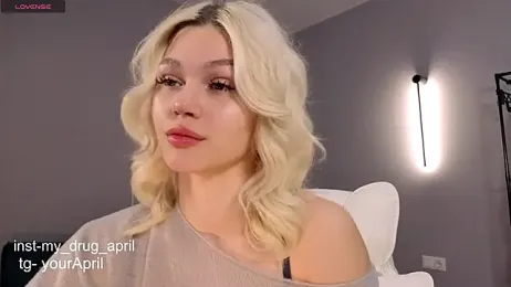 MyApril webcam model stream image