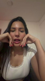 Soyestrella webcam model stream image