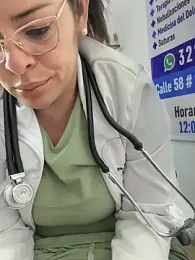 Dr_Nathalia_28 webcam model stream image