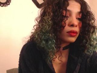 Petite Ariana webcam model stream image