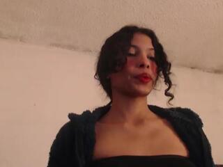 Petite Ariana webcam model stream image