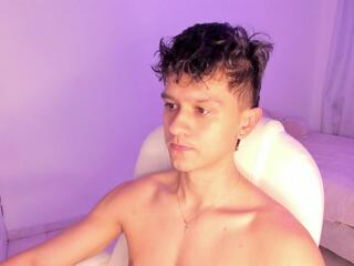 Andres Dreamer webcam flirt4free model stream image
