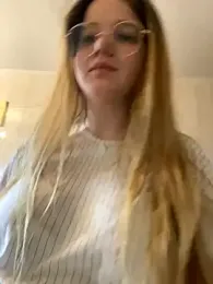 -MimmiLissa- webcam stripchat model stream image